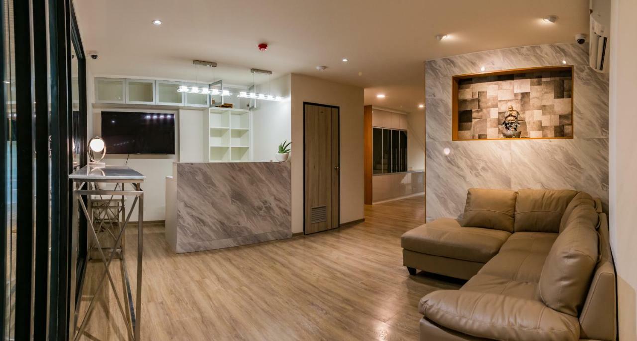 P18 Hotel Банкок Екстериор снимка