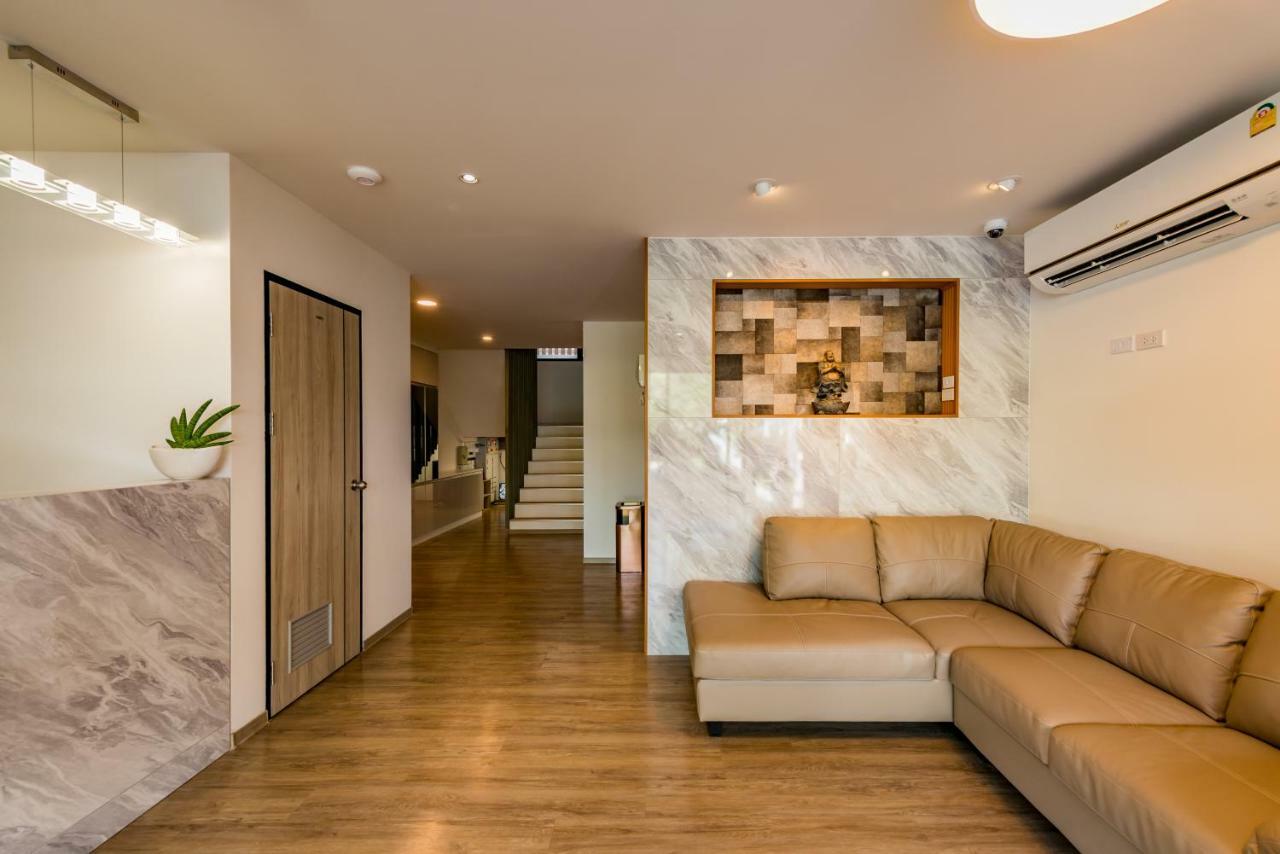 P18 Hotel Банкок Екстериор снимка